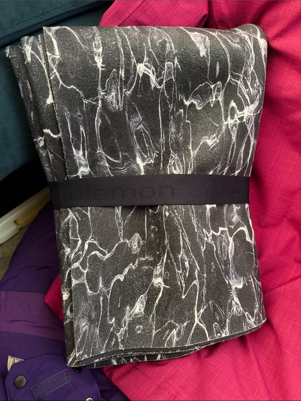 NWT Lululemon Marble Print lightly padded Yoga Mat (Black & White)